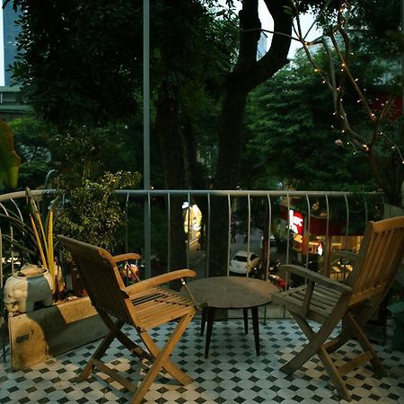 The First Ba Trieu Ha Noi Bed and Breakfast Ανόι Εξωτερικό φωτογραφία