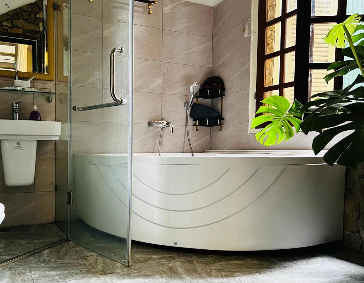The First Ba Trieu Ha Noi Bed and Breakfast Ανόι Εξωτερικό φωτογραφία