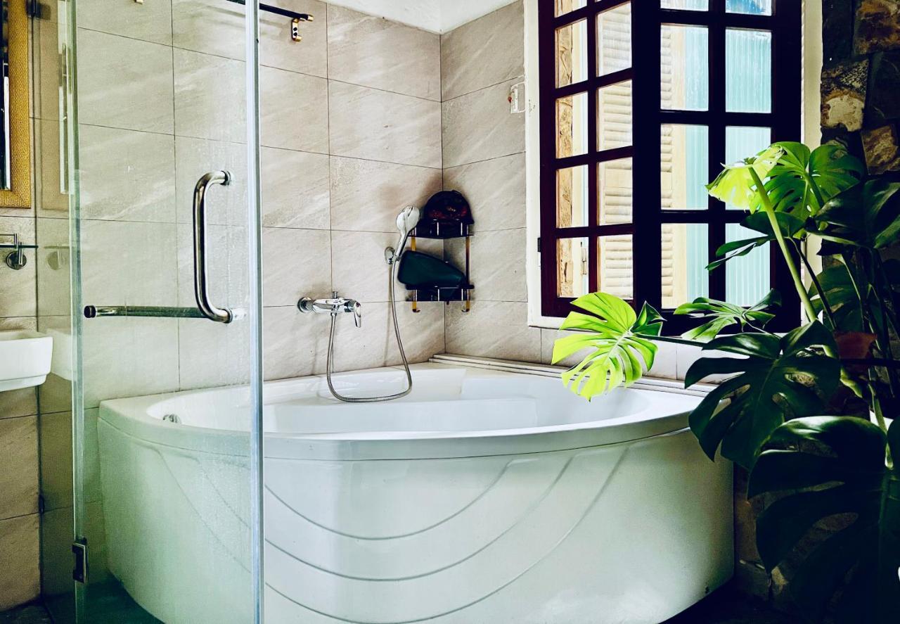The First Ba Trieu Ha Noi Bed and Breakfast Ανόι Εξωτερικό φωτογραφία